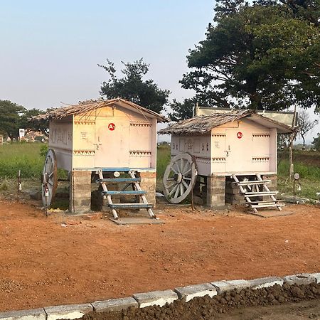 The Gravity Cafe -A Unit Of Staychillhampi Exterior foto