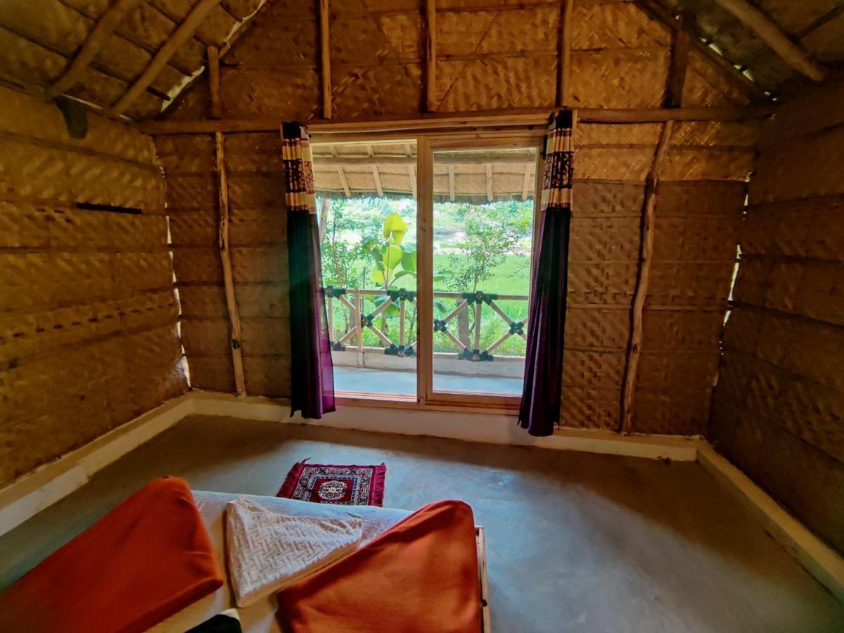 The Gravity Cafe -A Unit Of Staychillhampi Exterior foto