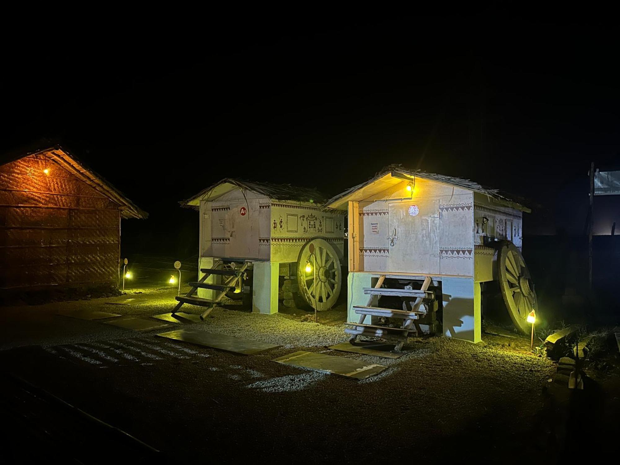 The Gravity Cafe -A Unit Of Staychillhampi Exterior foto