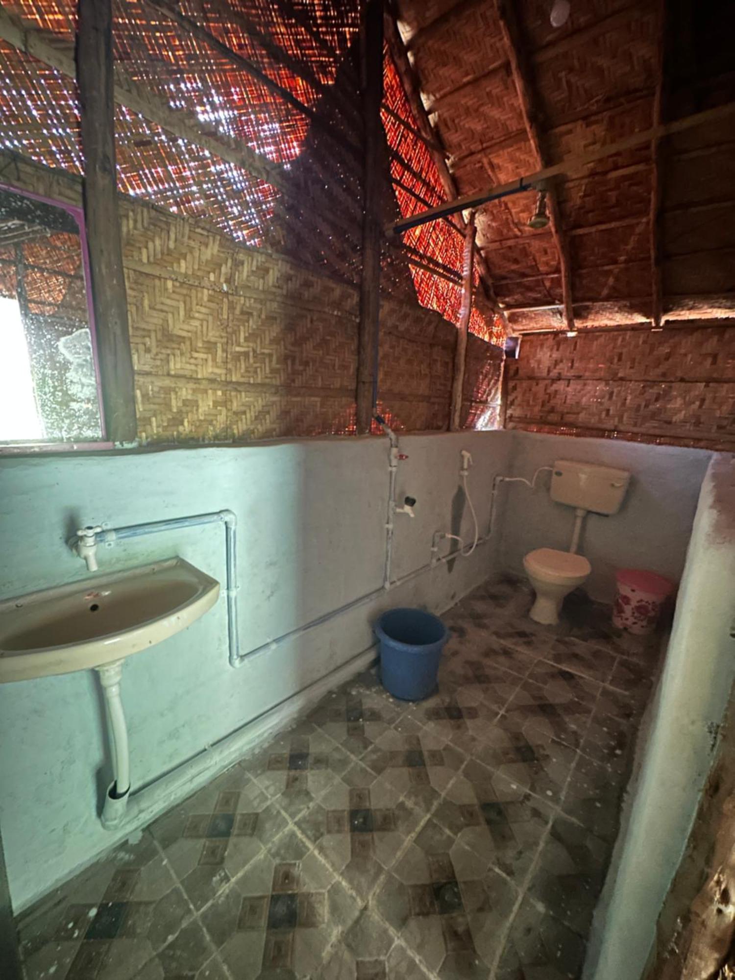 The Gravity Cafe -A Unit Of Staychillhampi Exterior foto